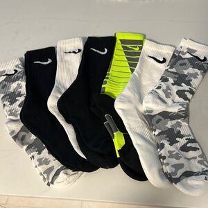 Nike Black and White Athletic Socks dri-fit